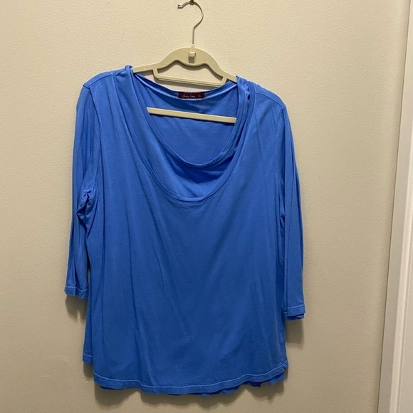 Medium blue Barbara lesser size XL 2 piece top. Very flattering. - Picture 1 of 12